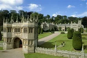 ?image=%2Fdmsimgs%2FLanydrock%20Gatehouse%20%5Bc%5D%20NTPL%20Jerry%20Harpur.webp ?image=%2Fdmsimgs%2FLanydrock%20Gatehouse%20%5Bc%5D%20NTPL%20Jerry%20Harpur.webp