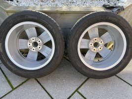 rReW3gGKTVyitd371EV5DA.jpg
