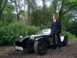 LEwis_kit_prom.webp