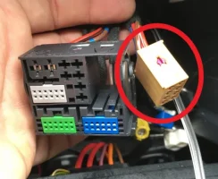 VW Speaker Connector Block.webp VW Speaker Connector Block.webp