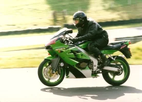 SC onZX6R Cadwell.webp