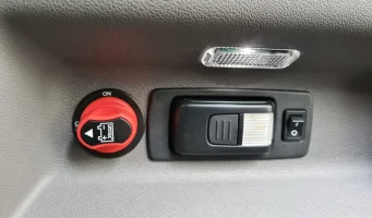 14_StarterBatteryChargingSwitch.webp 14_StarterBatteryChargingSwitch.webp