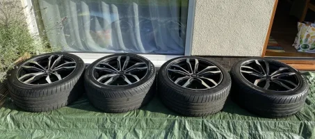 Wheels & tyres 01.jpeg