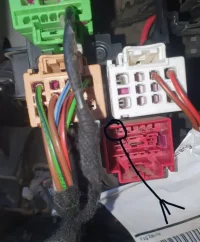 TP20230910007_VW_van_Socket_wiper_pin_on_LEFT.webp