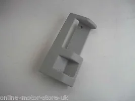 Volkswagen-T5-Transporter-CARAVELLE-SHUTTLE-Side-loading-door.webp