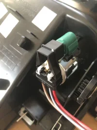 12V socket 1.jpeg
