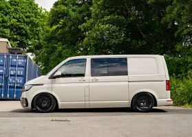 Volkswagen Transporter T6_1 T30 Riviera RV1 Gloss Black 35.webp