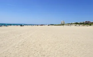 MotteBeach01.webp