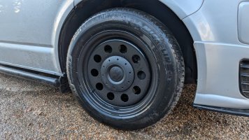 Wheel with centre cap.jpg