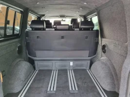 van2.jpg