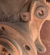 TP20251103007_VW_Van_brake_Broken_backing_plate.webp