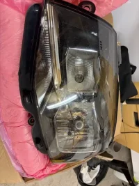 VW VOLKSWAGEN TRANSPORTER T6 GENUINE OEM HEADLIGHTS PAIR 2015 - 2020 - Picture 1 of 10