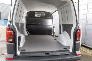 0085-vw-transporter-2019 bulkhead.webp