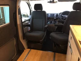 6-Front Seats View.webp