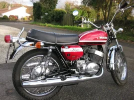 SUZUKI T250J 008.webp