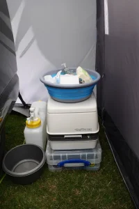 loo in palm small.jpg