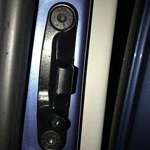 Rattling sliding door