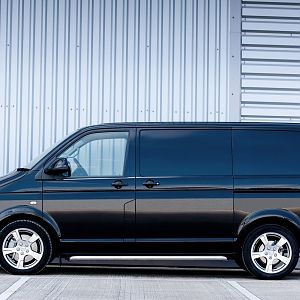 Volkswagen-T5-Transporter-Sportline-UK-2011-Photo-10-800x600
