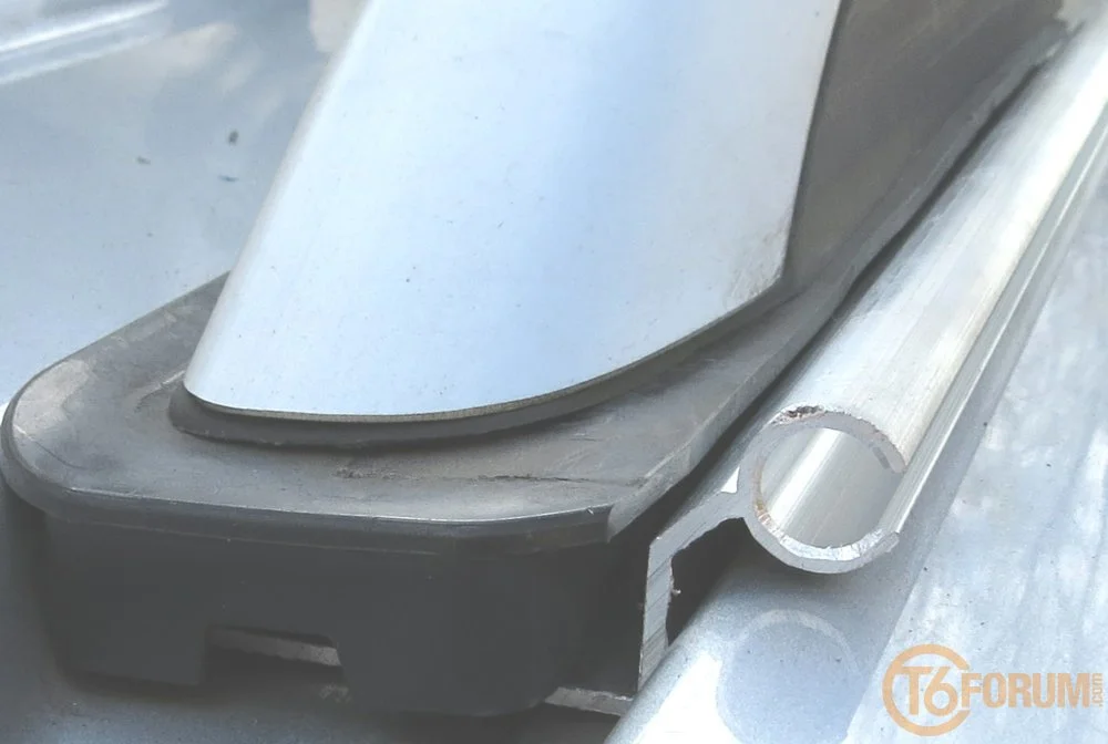 Roof_bar_awning_rail_4