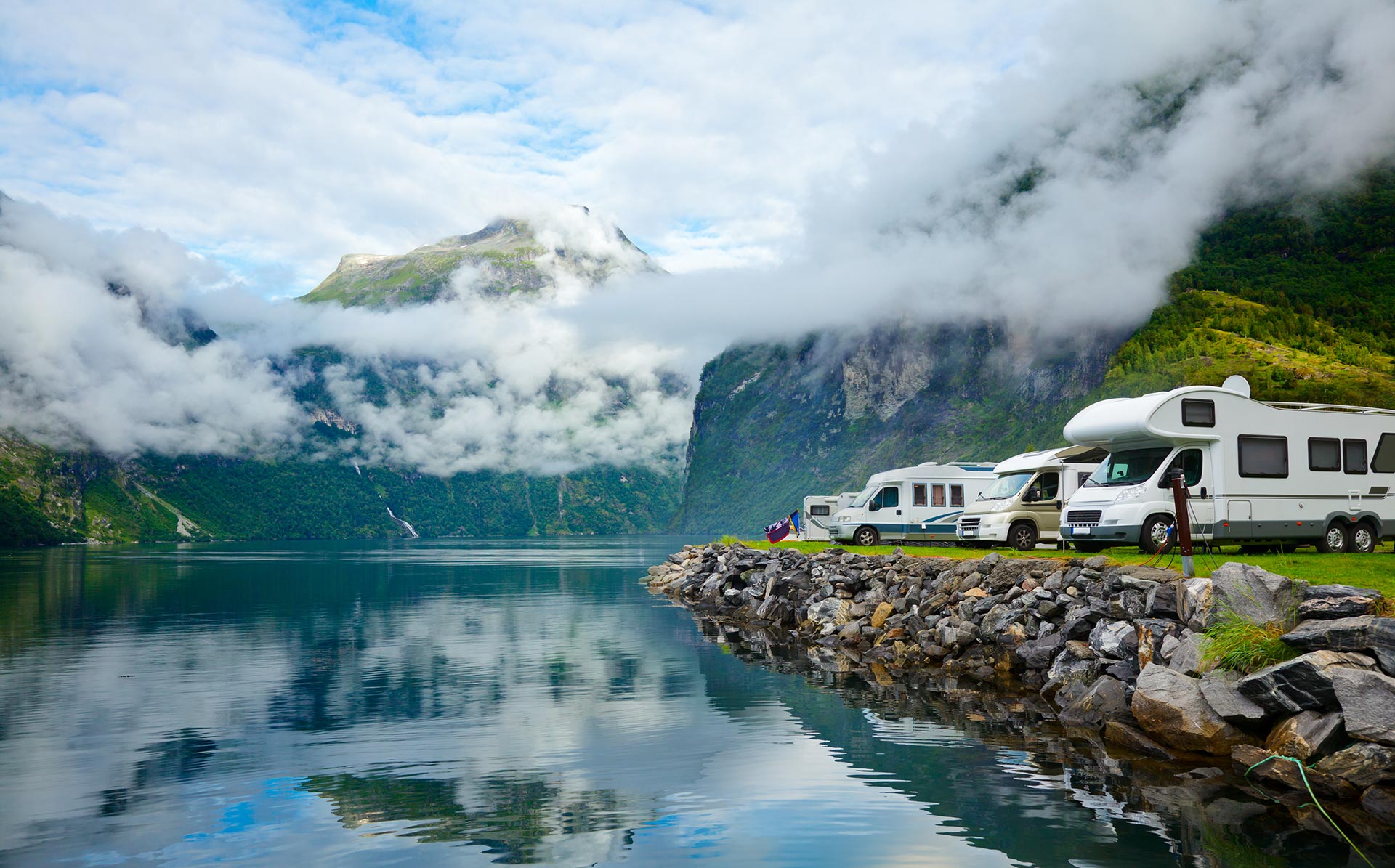 lancastermotorhomesandcaravans.co.uk