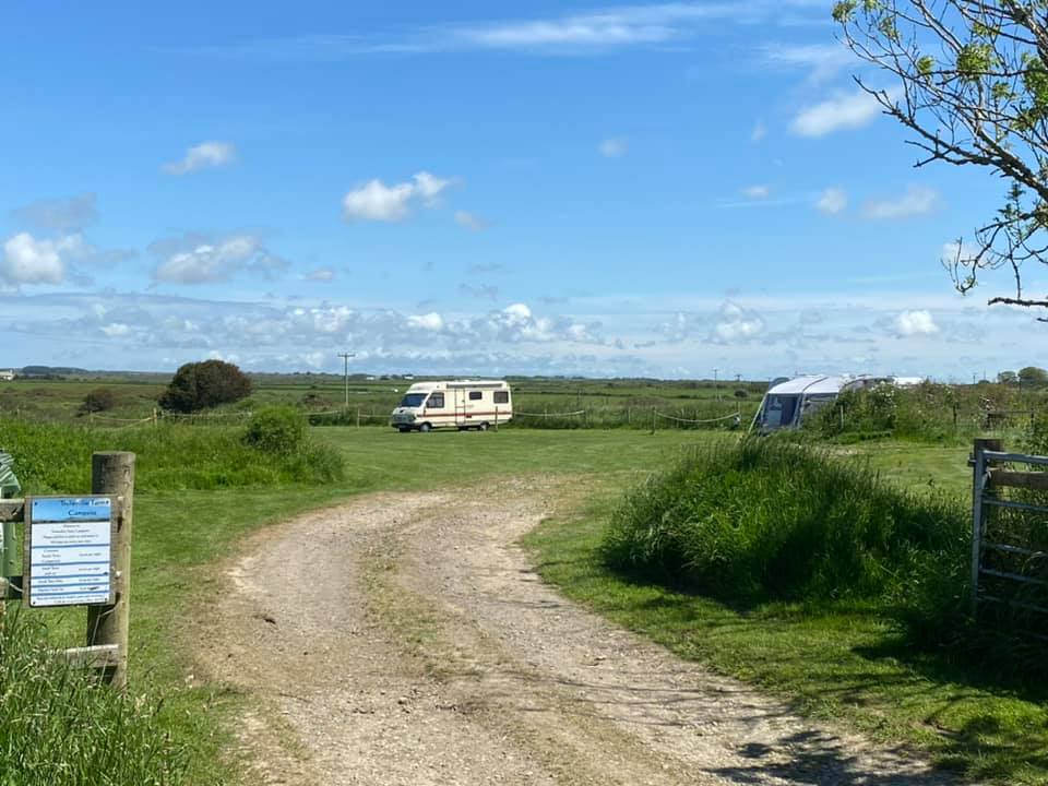 www.campingandcaravanningclub.co.uk
